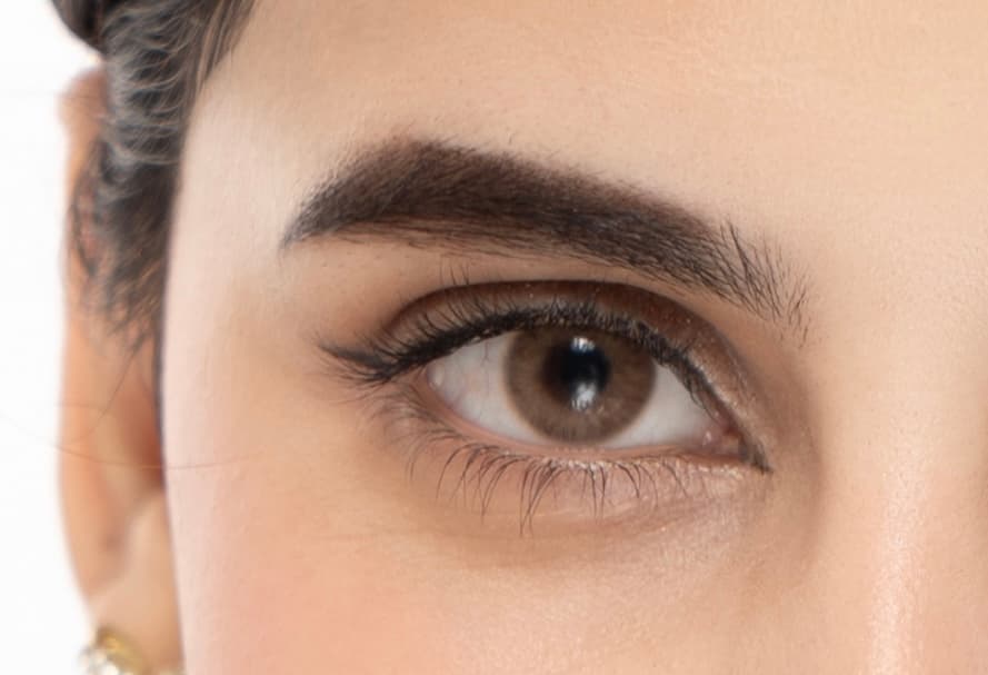 Before applying Rowh lashes